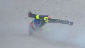 Impressionante queda de Valentino Rossi em Valencia