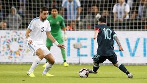 Argentina e Uruguai empatam na noite azarada de Coates