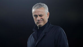 Em Inglaterra já apontam cinco alvos de José Mourinho para o mercado de janeiro