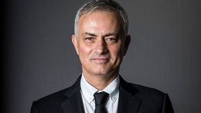 Tottenham confirma equipa técnica de Mourinho