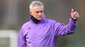 Mourinho: «Visto o pijama do meu clube e durmo com ele»