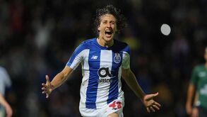 Fábio Silva renova pelo FC Porto e passa a ter a maior cláusula da história do futebol português