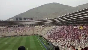 Adeptos do Flamengo começam a entrar no Estádio Monumental de Lima