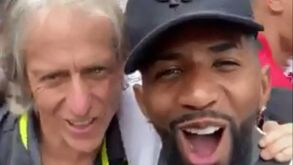 Jorge Jesus dá show na festa do Flamengo: das cantorias à resposta ao desafio de Gabigol