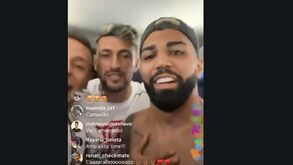 «Amanhã todos na rua outra vez»: como os jogadores do Flamengo celebram o Brasileirão
