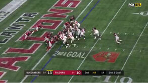 Jogador dos Tampa Bay Bucaneers faz história na NFL e torna-se o mais pesado a anotar um 'touchdown'