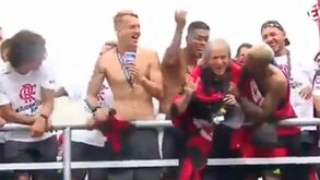 Impossível não rir com Jorge Jesus e Gabigol: «Cinco? Com fratura»