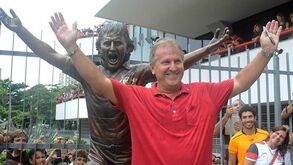 Jorge Jesus terá estátua ao lado de Zico