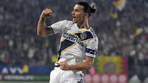 Ibrahimovic partilha camisola de clube sueco e lança a confusão