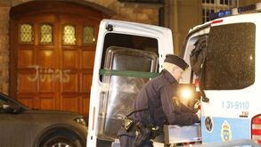 Incrível: adeptos do Malmö não perdoam 'traição' e vandalizam estátua de Ibrahimovic