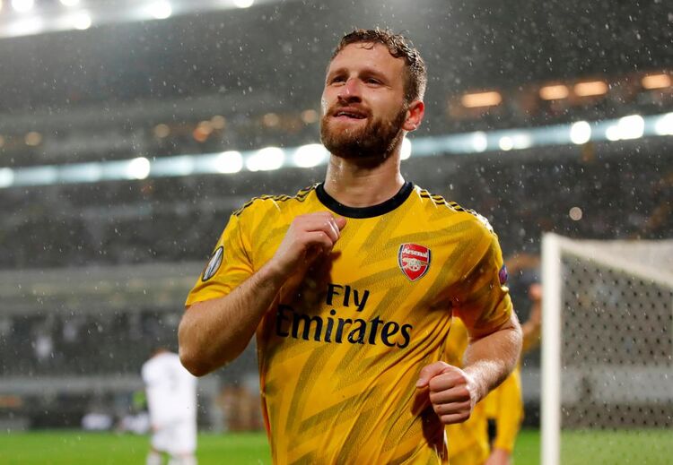 Mustafi: Em 2016 deixou o Valencia e rumou ao Arsenal, a troco de 41M€.