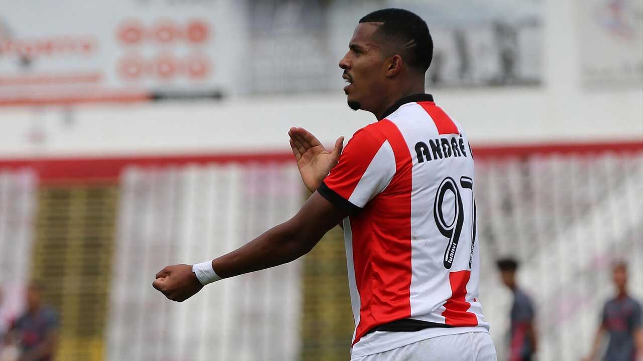 André Clóvis submetido a intervenção cirúrgica Leixões Jornal Record