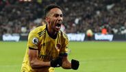 28 - Pierre-Emerick Aubameyang
