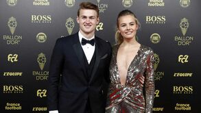 A passadeira vermelha da Bola de Ouro: mulheres dos craques holandeses a brilhar