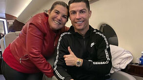 A mensagem emocionada de Dolores Aveiro para Ronaldo: «Serás sempre o nosso herói e vencedor»