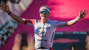 Blummenfelt bateu recorde do IRONMAN 70.3 e até fez melhor do que Mo Farah