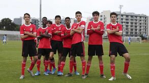 Benfica derrota Belenenses em jogo frenético