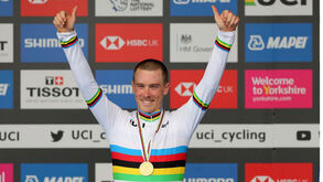 Rohan Dennis junta-se a Christopher Froome na Ineos