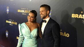 Mulheres dos craques do Flamengo 'roubam' protagonismo na gala dos 'Prémios Brasileirão'