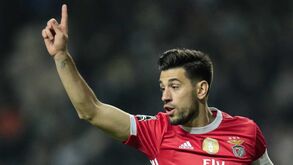 Pizzi retira estatuto de melhor médio do mês a Bruno Fernandes