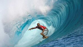Kelly Slater faz nota 10 aos 47 anos