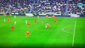 Bis de Ronaldo no Juventus-Udinese com um adepto 'especial' nas bancadas