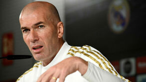 Zidane antevê clássico com o Barcelona sem esquecer novo 'caso' com Bale