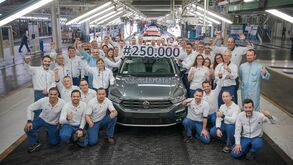 Autoeuropa atinge recorde de 250 mil carros num ano   