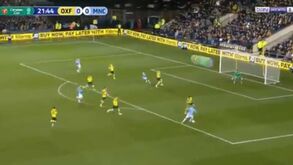 Jogada fantástica e ressalto fortuito: o primeiro golo de João Cancelo pelo Manchester City