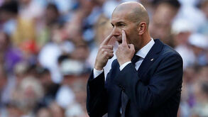 Zidane volta a ser alvo de roubo: ladrões invadem mais uma casa do treinador do Real Madrid