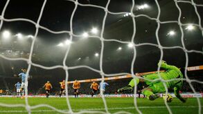 As imagens de uma noite atípica para Ederson e Rui Patrício