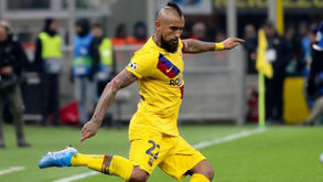 Vidal apresenta queixa contra o Barcelona por dívida 2,4 milhões de euros