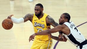 LeBron chega aos 35 a sonhar com o anel  