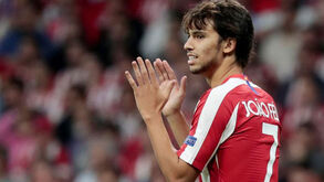 Ingleses formam plantel inteiro com 'linha de produção brilhante' do Benfica