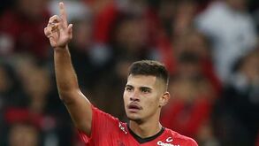 Bruno Guimarães também para fechar 