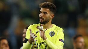 Max e Coates renovam 