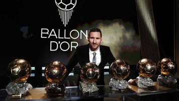 Messi, Cristiano Ronaldo e Van Dijk são os finalistas do prêmio de melhor  do mundo Fifa The Best, futebol internacional