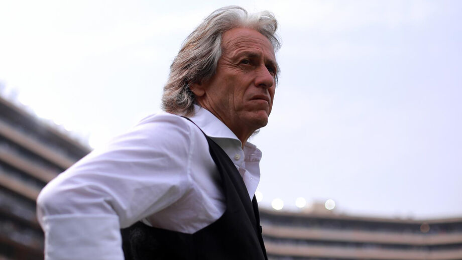 Treinador português estava presente nas bancadas do Estádio Jassim Bin Hamad 