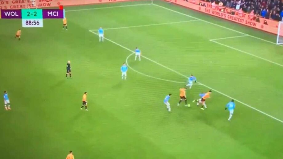 Avançado uruguaio deve deixar Old Trafford no final da época