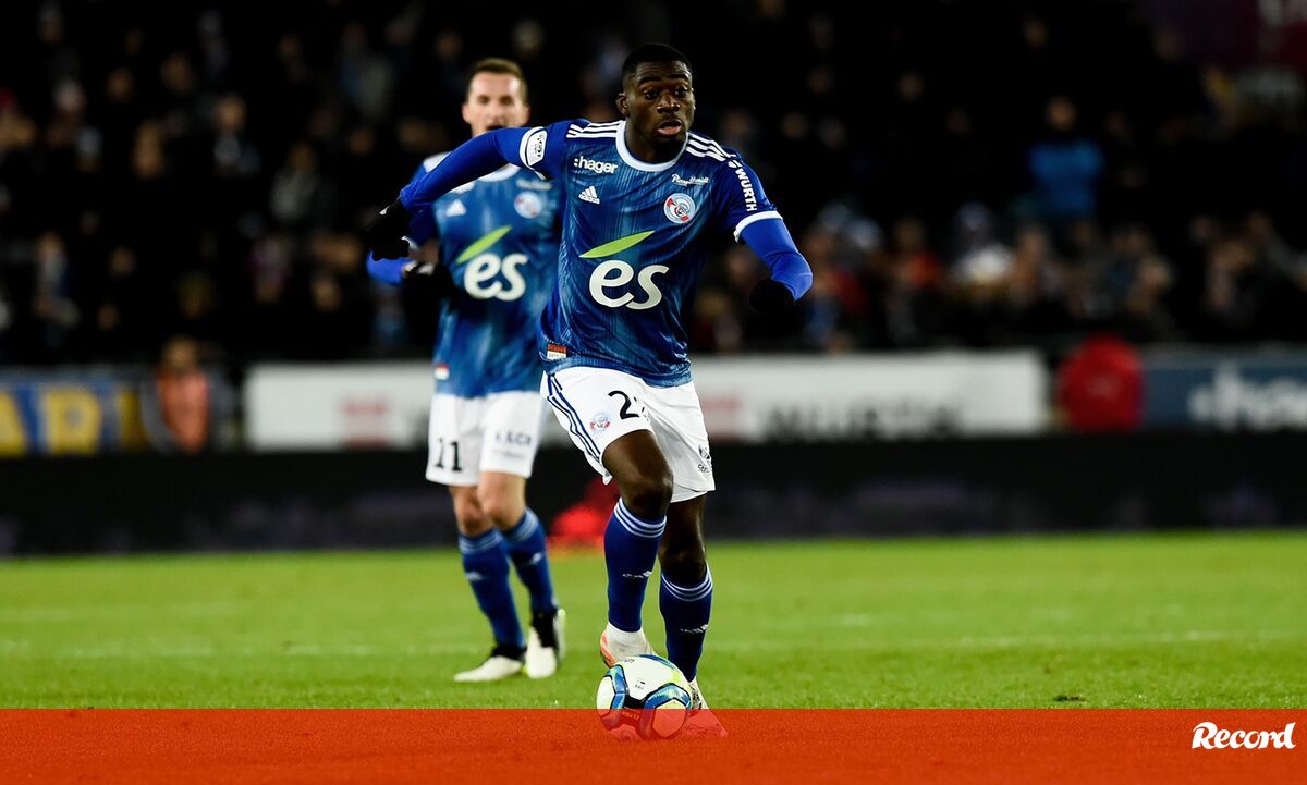 Crisp O Leão Até Demorou, Mas Fofana É Que Chegou Tarde (crónica) Capture Digital Art Crisp O Leão Até Demorou, Mas Fofana É Que Chegou Tarde (crónica) Capture Digital Art