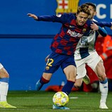Barcelona expulsa adeptos que insultaram o Espanyol