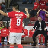 Benfica aplica 'chapa 7' e recupera liderança