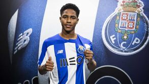 Liga revela todos os jogadores inscritos neste mercado clube por clube
