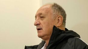 Felipão elogiou estreante com cautela