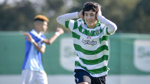 Sporting vence Belenenses e regressa à liderança 