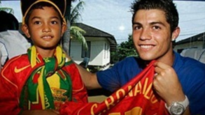 Martunis, o menino que sobreviveu ao tsunami de 2004, vai casar-se e convidou Ronaldo