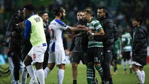 Jesé em fúria teve de ser travado por Pepe