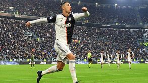 Ronaldo volta a fazer história com hat trick ao Cagliari