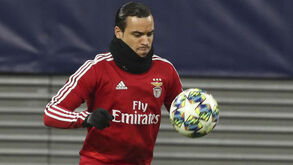 Imprensa espanhola revela que Raul de Tomas está a fazer testes médicos no Espanyol