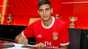 Oficial: Benfica anuncia lateral-esquerdo